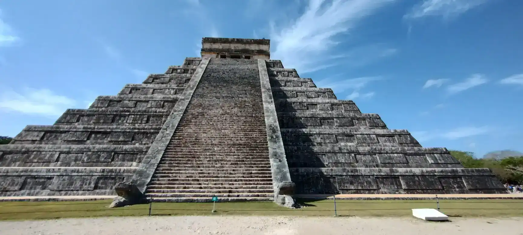 Visites guidées de Chichen Itza avec Riviera Tours Mexico, une agence locale proposant des visites en français et en anglais.